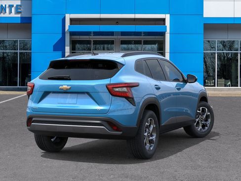 New 2025 Chevrolet Trax LT w/ Driver Confidence Package image 28