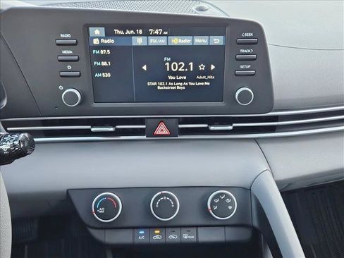 Used 2026 Hyundai Elantra SE FWD image 13