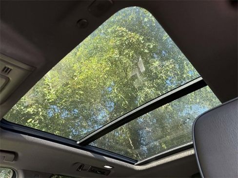 Certified 2022 GMC Yukon XL Denali w/ Max Trailering Package image 19