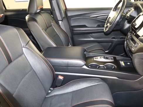 Certified 2024 Honda Passport TrailSport image 43