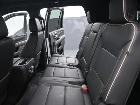Used 2022 GMC Yukon SLT w/ SLT Premium Package AWD/4WD image 15