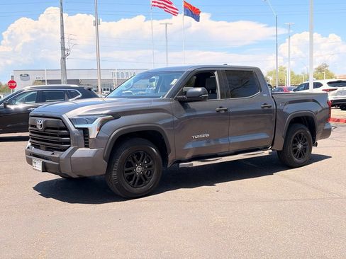 Used 2022 Toyota Tundra SR5 w/ Convenience Package RWD image 2