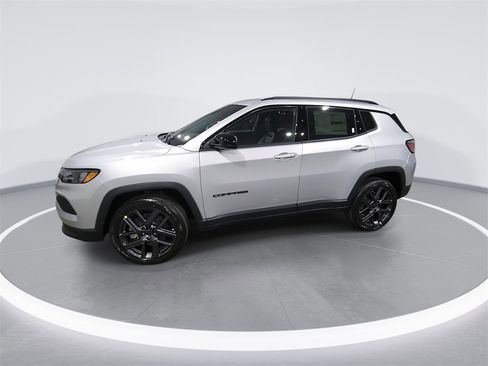 New 2026 Jeep Compass Latitude image 4