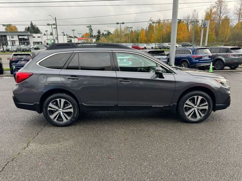 Used 2018 Subaru Outback 2.5i Limited image 6