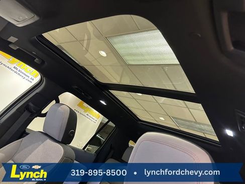 New 2026 Chevrolet Traverse LT w/ Sun and Wheel Package AWD/4WD image 4