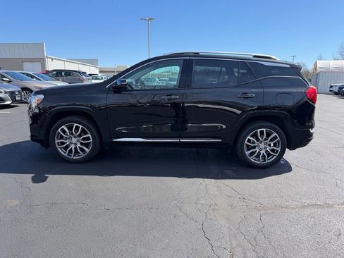 Used 2023 GMC Terrain Denali image 10