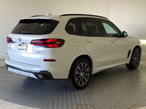 New 2026 BMW X5 xDrive40i w/ M Sport Package image 8