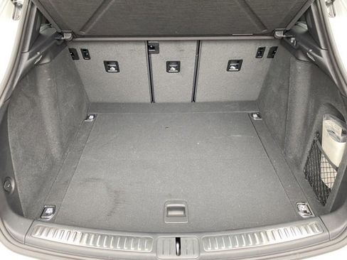 Certified 2024 Porsche Macan image 16