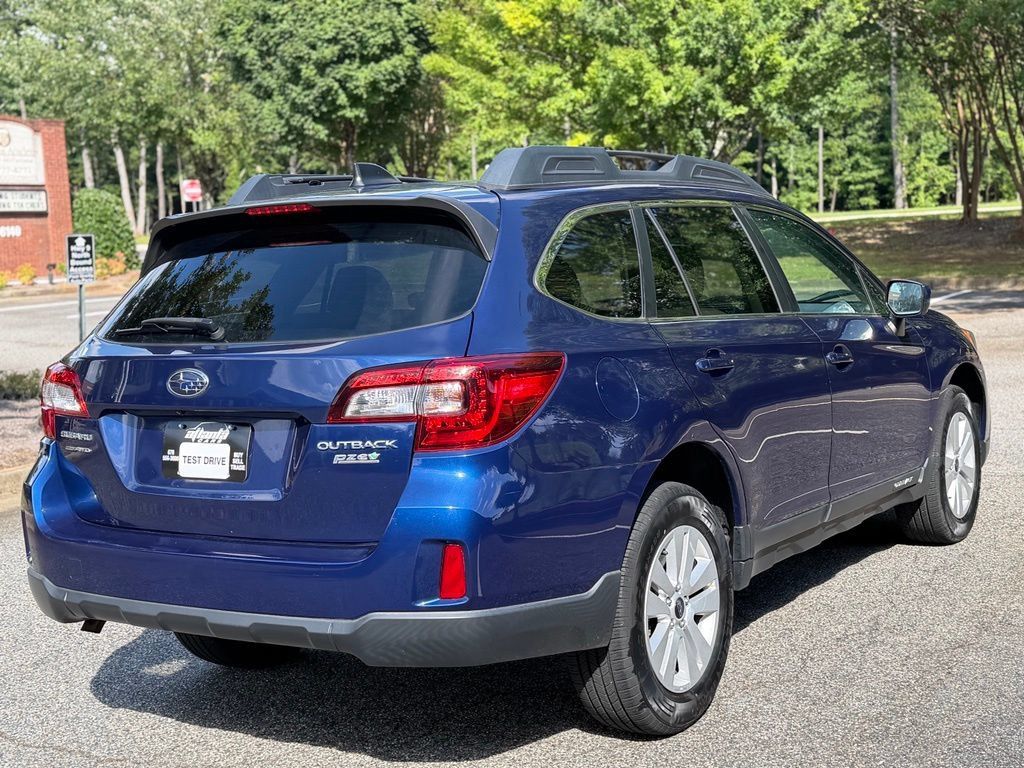 Used 2017 Subaru Outback 2.5i Premium AWD/4WD image 5