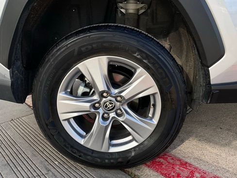 Used 2025 Toyota RAV4 XLE image 9