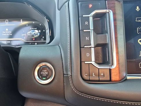 Used 2024 GMC Yukon Denali Ultimate AWD/4WD image 27