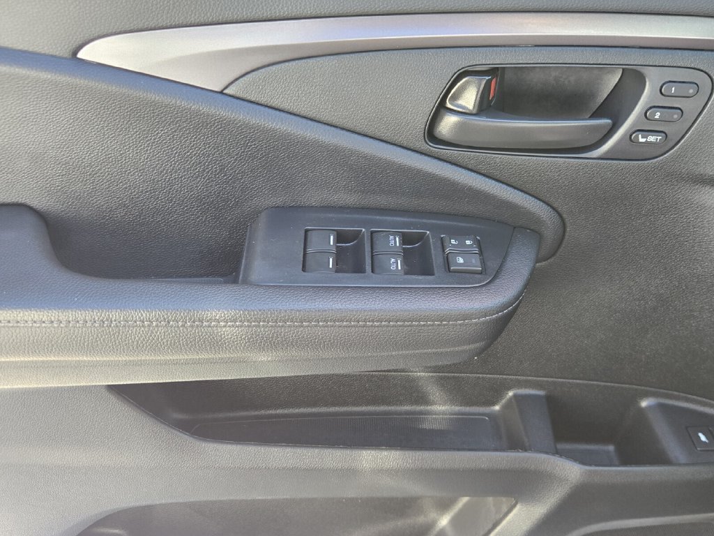 Certified 2025 Honda Passport EX-L image 27