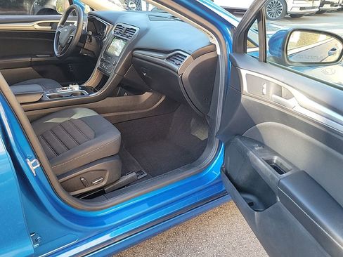 Used 2019 Ford Fusion SE image 33