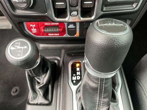 Used 2025 Jeep Gladiator Willys image 35