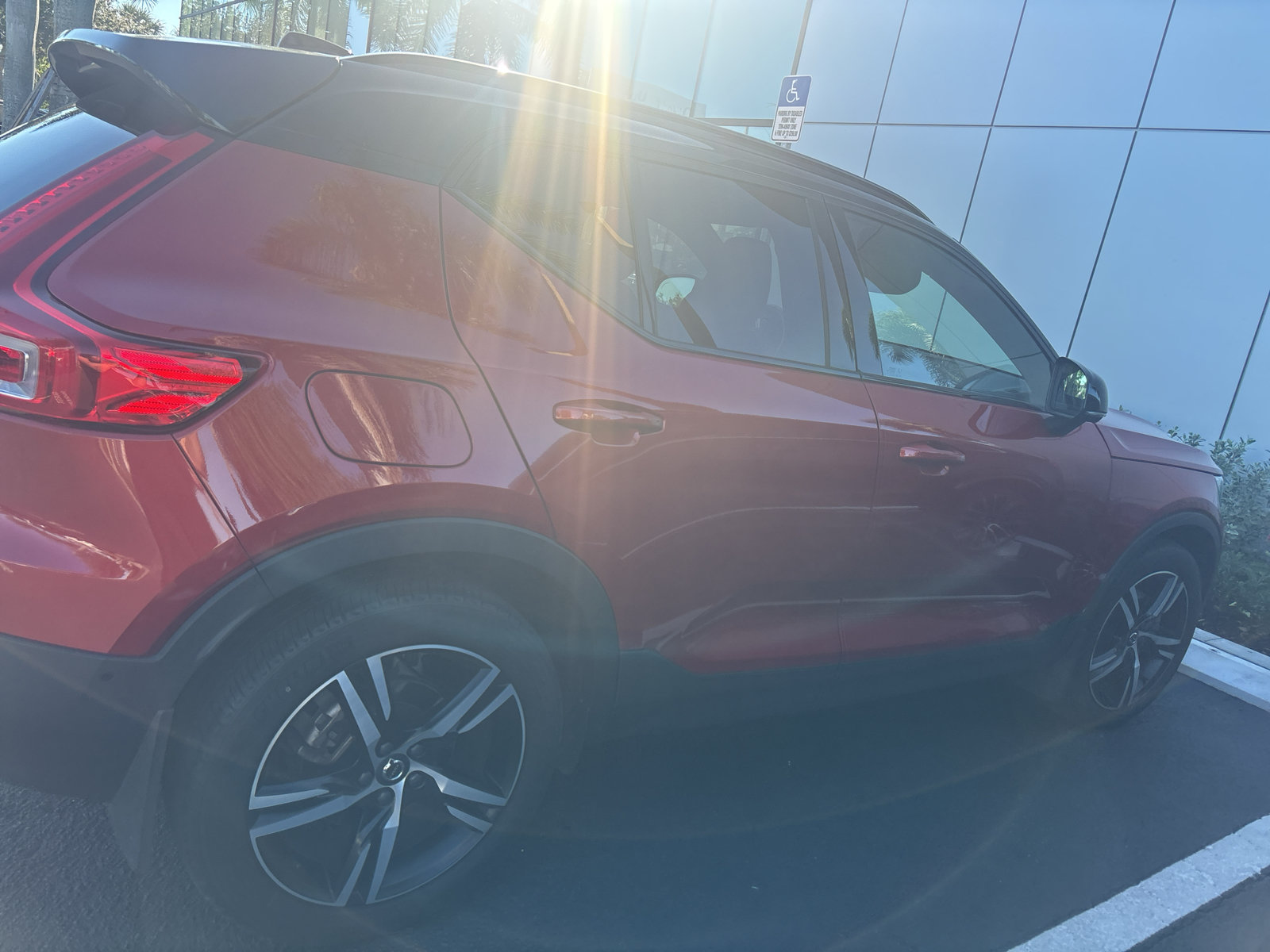 Used 2019 Volvo XC40 T5 R-Design AWD/4WD image 7