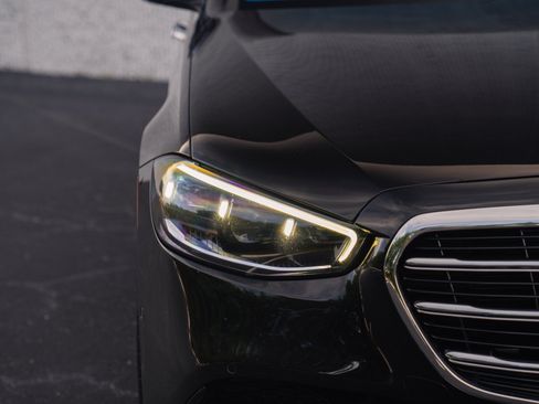 Used 2021 Mercedes-Benz S 580 4MATIC Sedan image 12