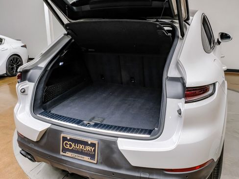 Used 2024 Porsche Cayenne Coupe AWD/4WD image 55