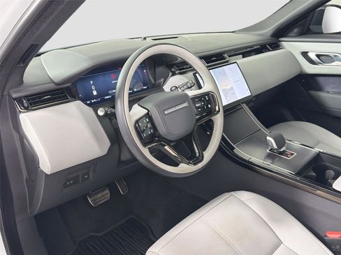 Certified 2026 Land Rover Range Rover Velar Dynamic SE AWD/4WD image 9
