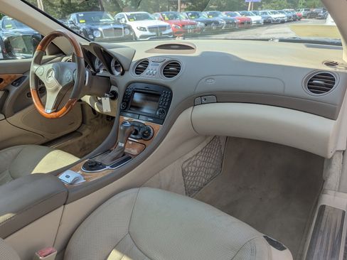 Used 2009 Mercedes-Benz SL 550 2dr Roadster 5.5L V8 image 30