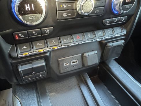 Used 2020 GMC Sierra 1500 Denali w/ Denali Ultimate Package image 30