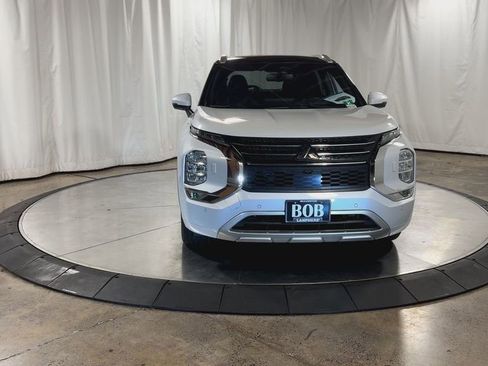 Used 2023 Mitsubishi Outlander SEL image 5