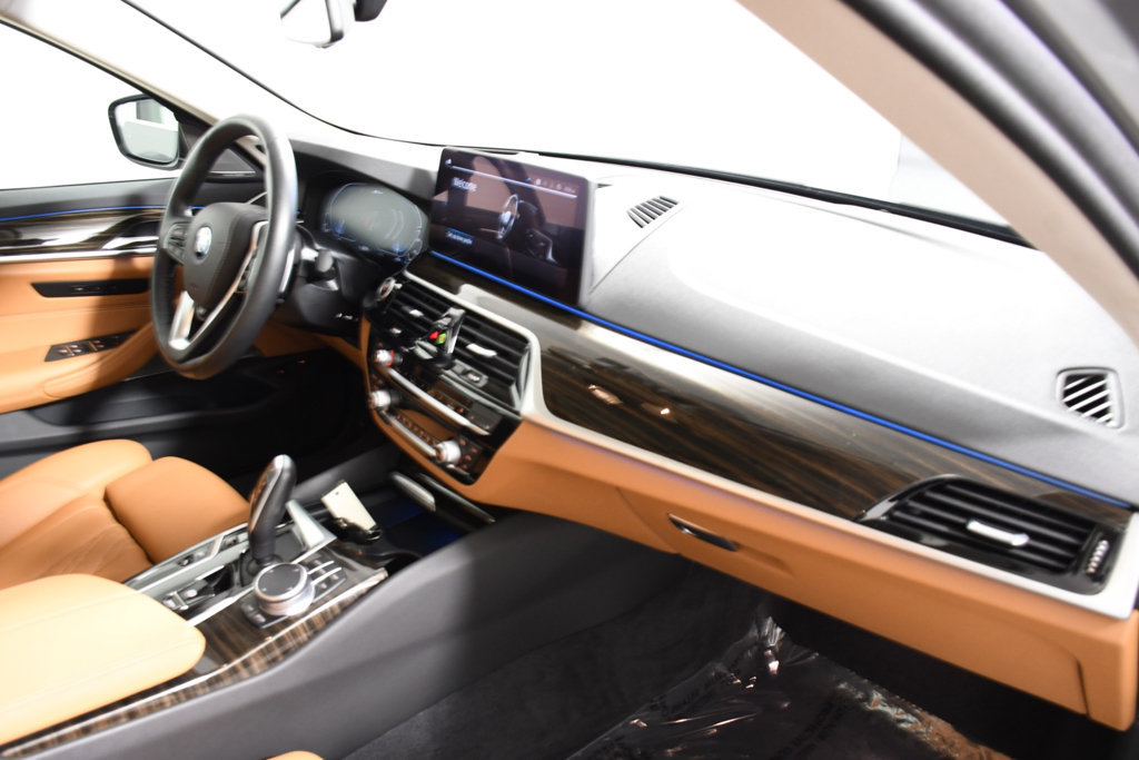 Used 2022 BMW 530e xDrive w/ Premium Package AWD/4WD image 19
