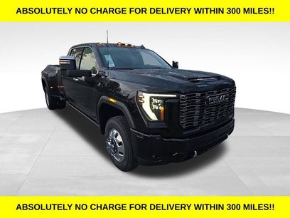 New 2026 GMC Sierra 3500 Denali Ultimate w/ LPO, Black Badging Package