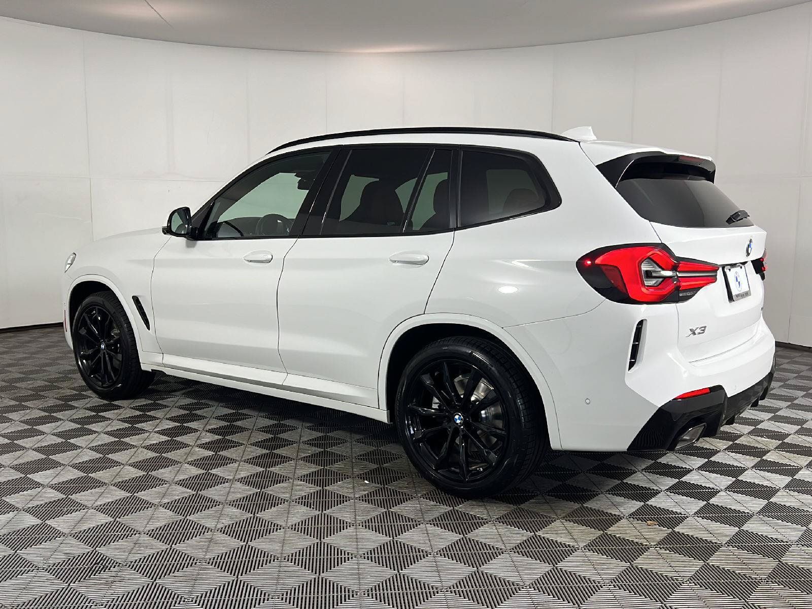 Used 2023 BMW X3 xDrive30i w/ M Sport Package AWD/4WD image 9
