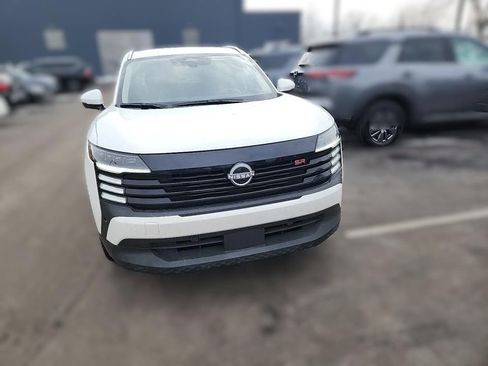 Certified 2025 Nissan Kicks SR image 2