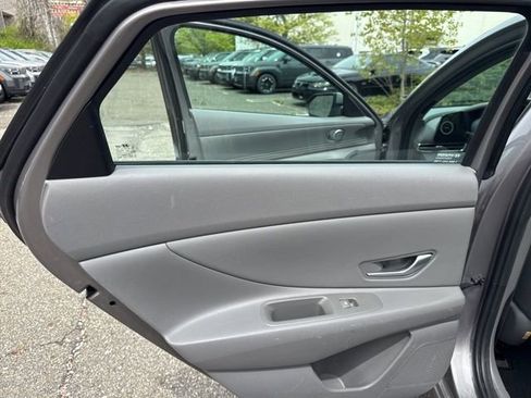 Used 2023 Hyundai Elantra SEL w/ Convenience Package FWD image 33