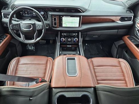 Used 2024 GMC Yukon Denali Ultimate AWD/4WD image 19