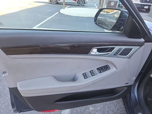 Used 2017 Genesis G80 3.8 w/ Option Group 02 image 7