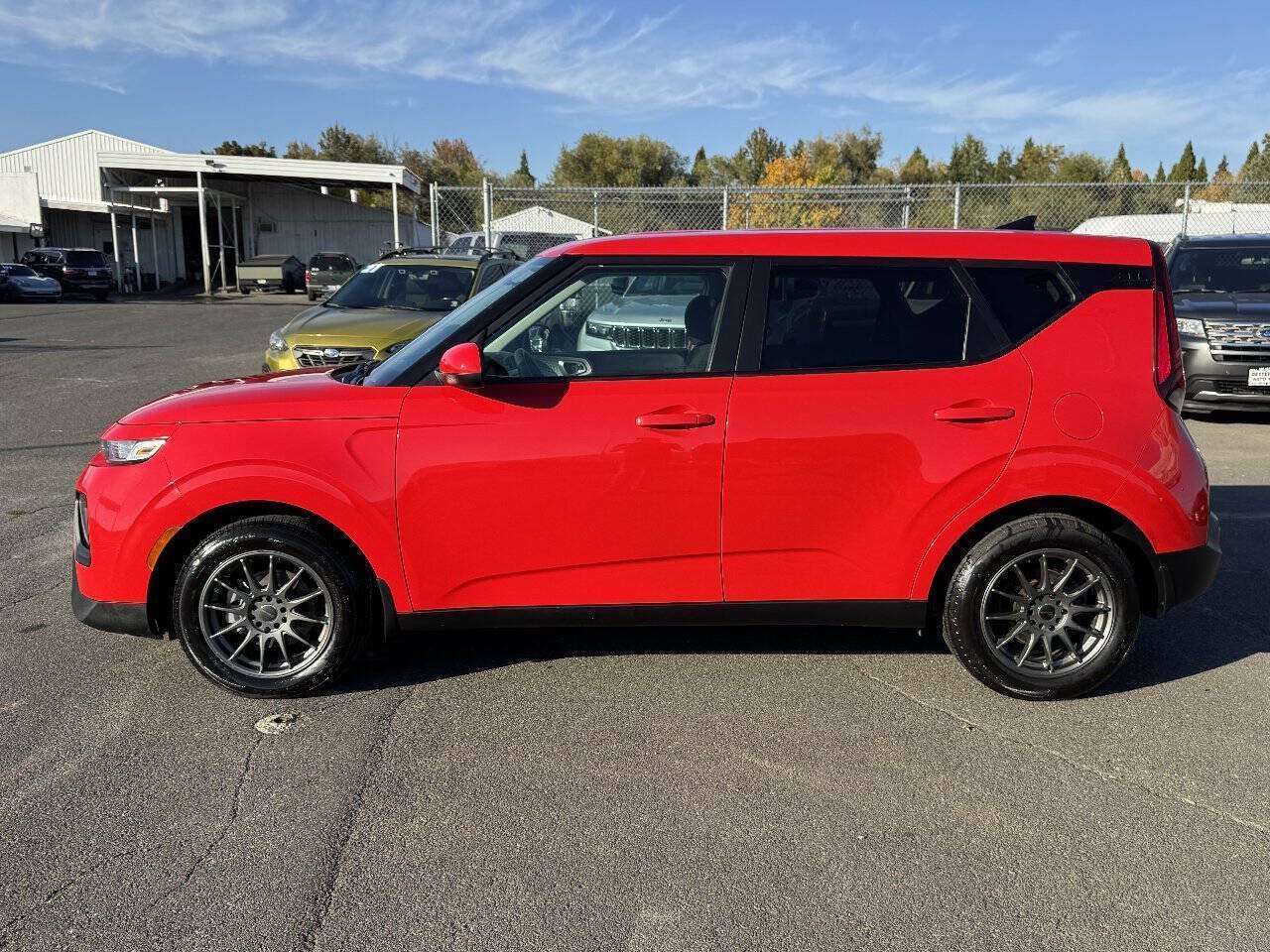 Used 2021 Kia Soul LX FWD image 2