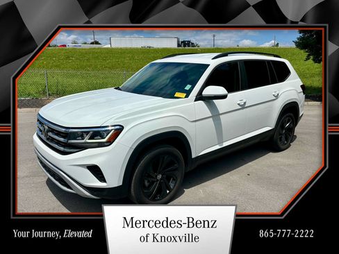 Used 2023 Volkswagen Atlas SE w/ Black Wheel Package AWD/4WD image 1