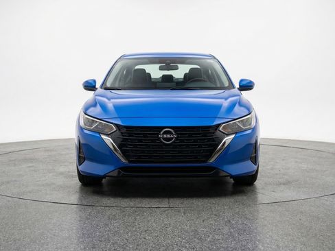 Used 2025 Nissan Sentra SV FWD image 2