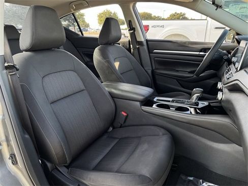 Used 2023 Nissan Altima 2.5 SV image 31