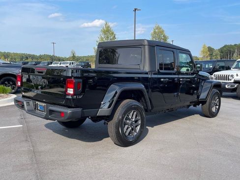 New 2025 Jeep Gladiator Sport image 33