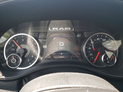 Used 2025 RAM 1500 Big Horn AWD/4WD image 23