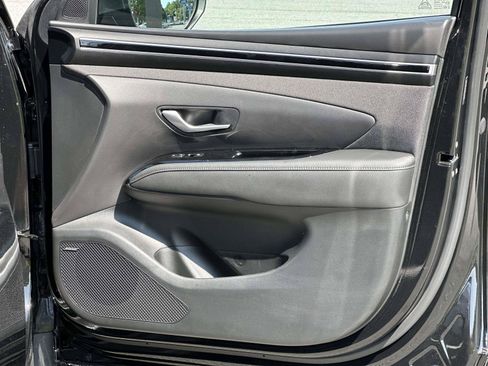 Certified 2024 Hyundai Tucson Limited AWD/4WD image 8