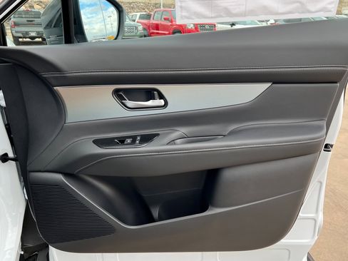 New 2025 Nissan Murano SL image 23