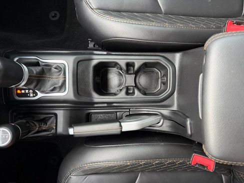 Used 2021 Jeep Wrangler Unlimited Sahara AWD/4WD image 21