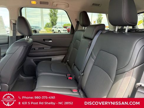 New 2026 Nissan Pathfinder SL FWD image 29