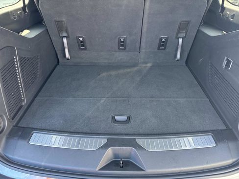 Used 2025 Chevrolet Suburban RST image 28