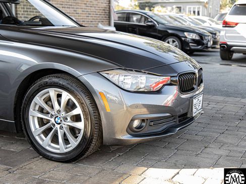 Used 2017 BMW 320i xDrive Sedan image 4