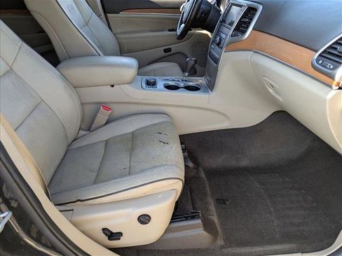 Used 2011 Jeep Grand Cherokee Overland image 21