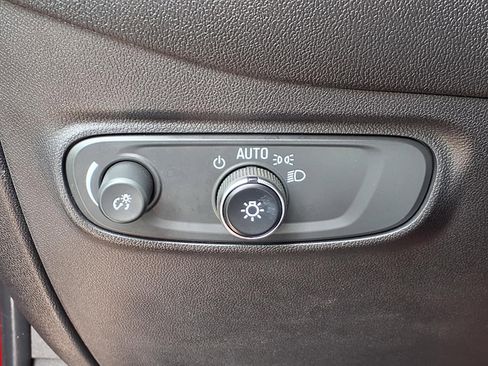Used 2024 Chevrolet Equinox RS FWD image 12