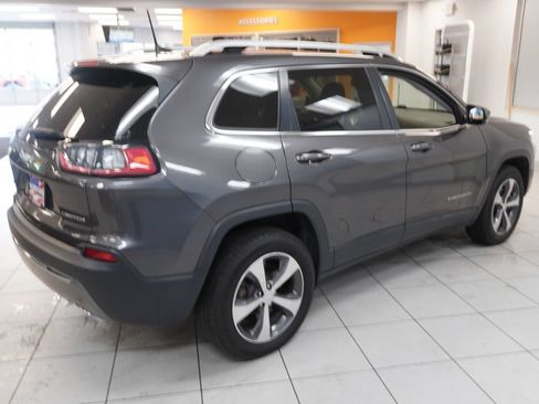 Used 2019 Jeep Cherokee Limited AWD/4WD image 10