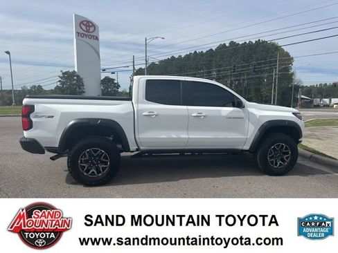 Used 2024 Chevrolet Colorado ZR2 w/ ZR2 Convenience Package III image 2