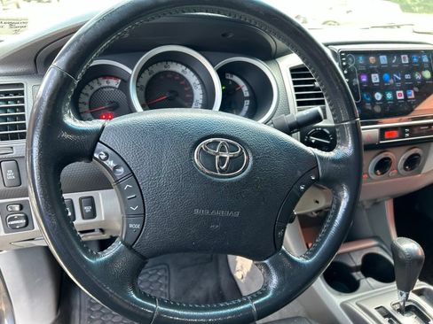 Used 2011 Toyota Tacoma 4x4 Double Cab w/ TRD Off-Road Pkg w/JBL Audio image 11