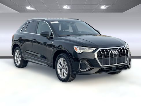Certified 2025 Audi Q3 2.0T Premium w/ Convenience Package image 7